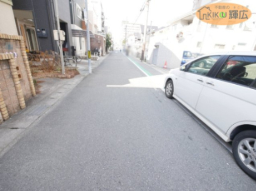 姫路市東雲町５丁目　中古戸建の前面道路含む現地写真