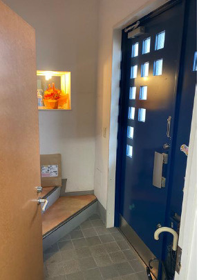 さいたま市中央区桜丘２丁目のビルの玄関