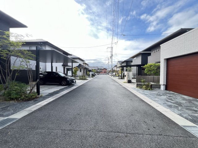 橿原市地黄町の前面道路含む現地写真