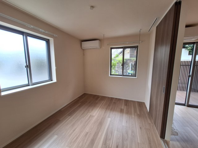 （シニア限定）グランビレッジ橋本の洋室|２面採光の洋室