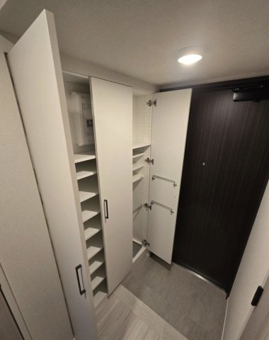 パークアクシス上野グレイスコートの玄関