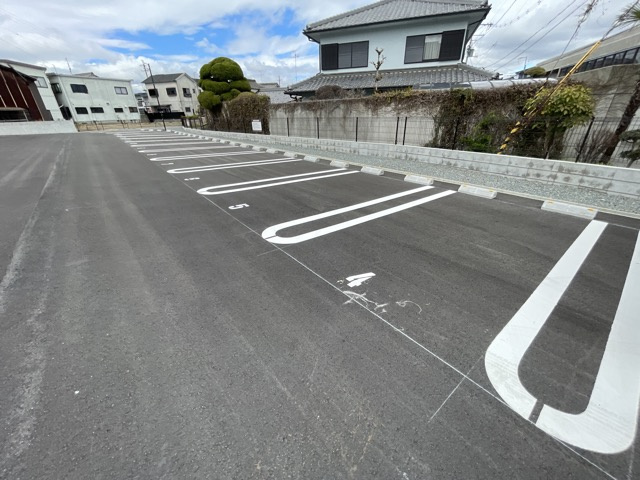 メゾン　ド　ソルテB棟の駐車場