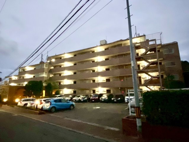 ファミール向山の外観
