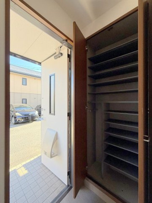 【玄関】 | メゾン東霞  弐番館