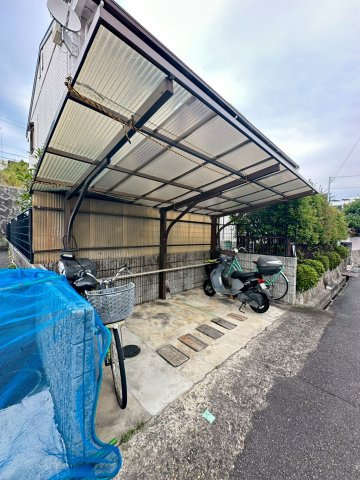富士ハイツの駐車場