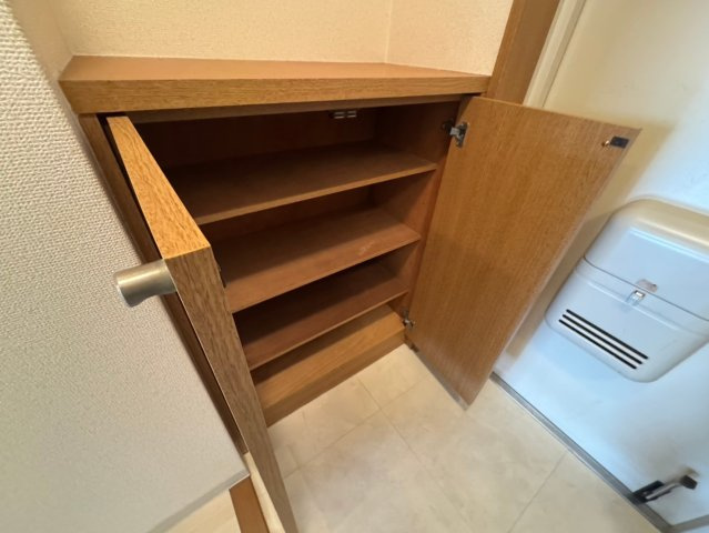 豊中市箕輪１丁目の賃貸マンションの収納