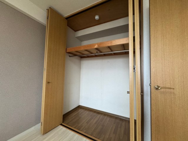 豊中市箕輪１丁目の賃貸マンションの収納