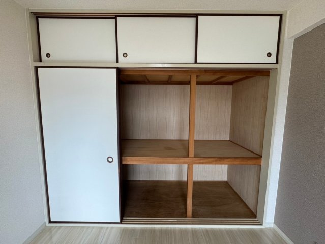 豊中市箕輪１丁目の賃貸マンションの収納