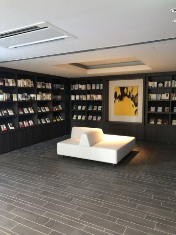 共用施設【PARK B棟 LIBRARY　LOUNGE】
二層吹き抜けが開放的なLIBRARY ラウンジ