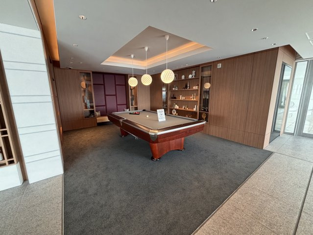 【共用施設 PARK T棟スカイラウンジOCEAN】
ビリヤード台も設置された48階のバーラウンジ