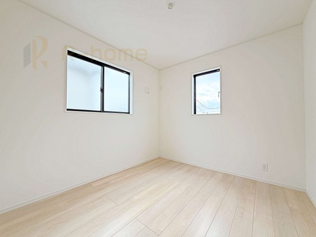 結城市結城第43　新築戸建て　5号棟の洋室|2面窓の風通しの良い洋室です♪差し込む暖かな陽当たりで、室内がくつろげる空間に早変わりです♪