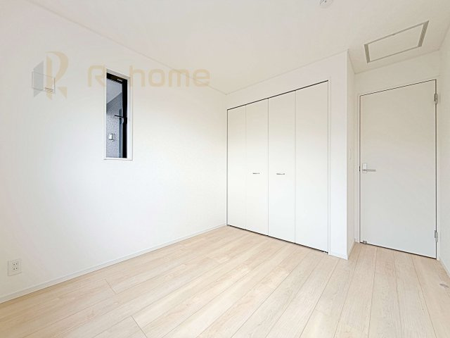 結城市結城第43　新築戸建て　5号棟の洋室|どんな部屋家具も合わせやすいシンプルな洋室！
たっぷりの日差しと心地よい風が舞い込む住まい♪