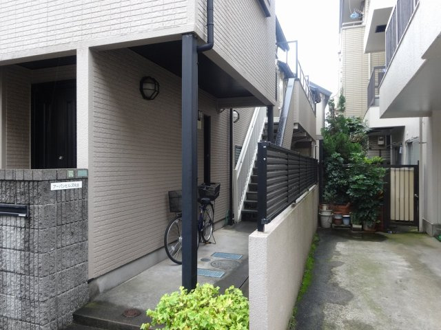 アーバンヒルズ向丘のエントランス