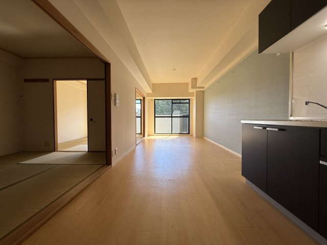 ジョイフルライフ泉丘の居間・リビング