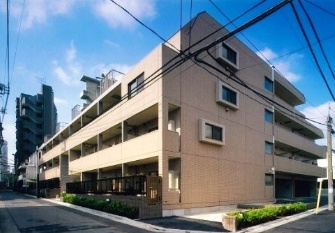 【外観】 | グランハイツ東中野 | 鉄筋コンクリート造のがっちりとした建物。