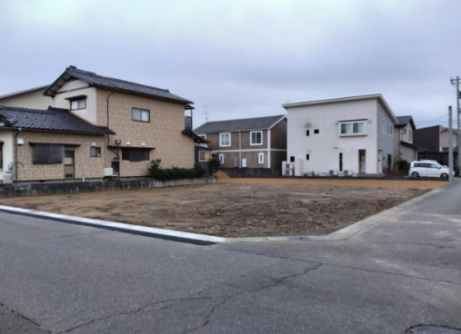 坂井市丸岡町八ツ口　土地の外観