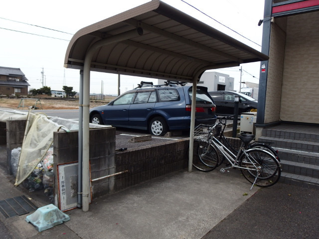レオパレス菜花の駐車場