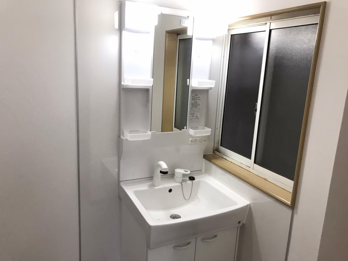 シャトレAの独立洗面台|現状有姿とさせていただきます