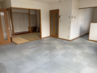 網走郡大空町東藻琴353中古住宅の居間・リビング