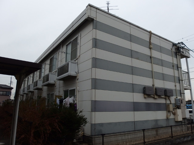 レオパレスバローネの外観