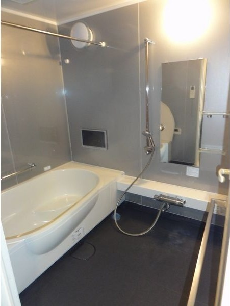 アーデン泉プレミアの浴室