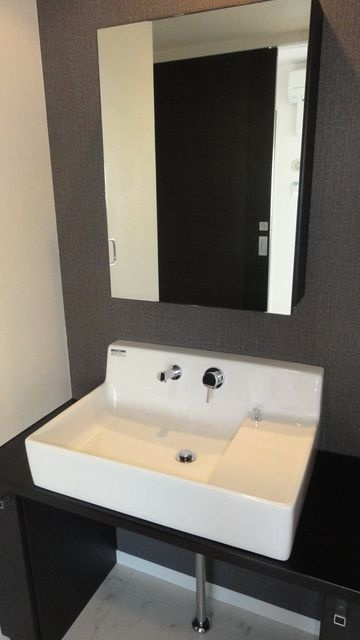 アーデン泉プレミアの洗面所