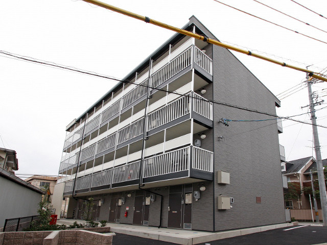 レオパレスセロームＡの外観