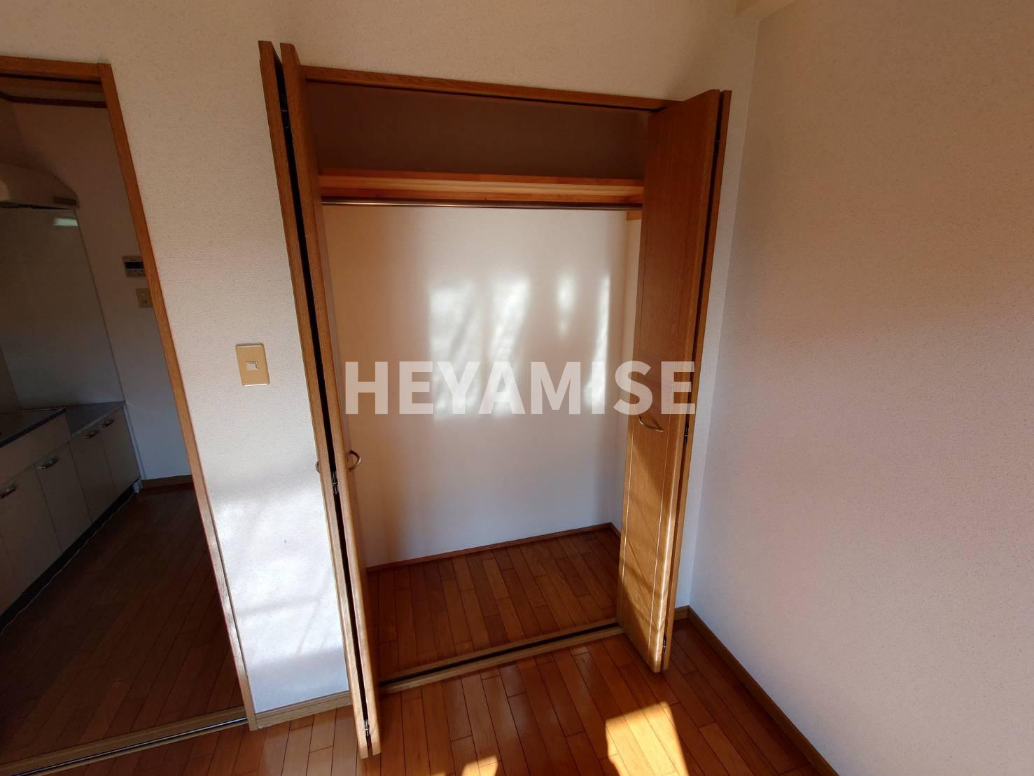 渡部ビルの収納|※室内画像は別号室のもの