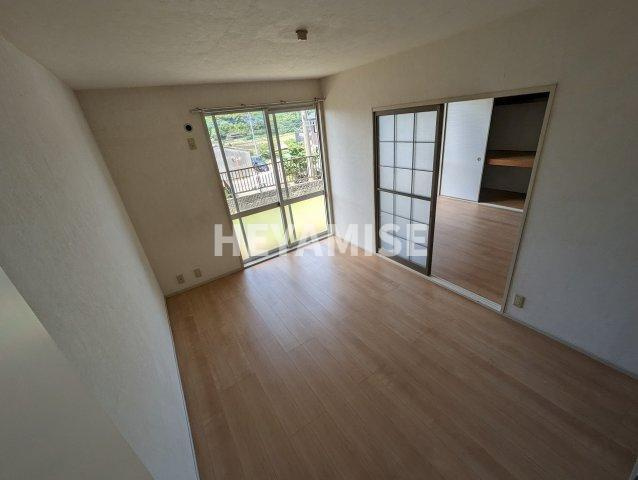 サンハイツ平山Bの居間・リビング