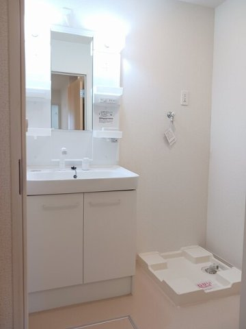 クック　Ⅲの洗面所|ゆったりとスペースのある洗面所