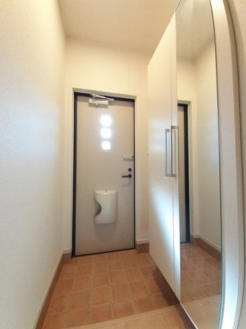 ルシール　名東Ａの玄関