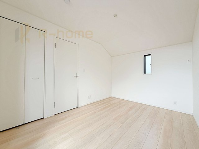 結城市結城第43　新築戸建て　6号棟の洋室|お部屋のサッシにはペアガラスを採用、高い断熱性による省エネと結露対策に有効です♪