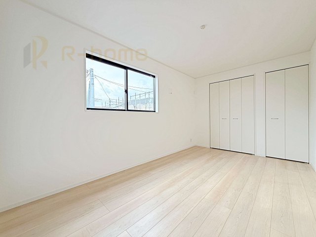 結城市結城第43　新築戸建て　6号棟の洋室|どんな部屋家具も合わせやすいシンプルな洋室！
たっぷりの日差しと心地よい風が舞い込む住まい♪