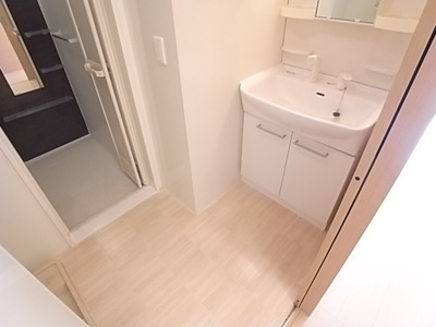 【洗面所】 | エクレール鷺沼 | シャンプードレッサーは忙しい朝に大活躍。