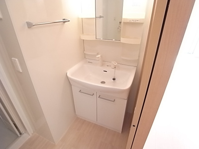 【独立洗面台】 | エクレール鷺沼 | 朝の支度にも助かる、独立の洗髪洗面化粧台