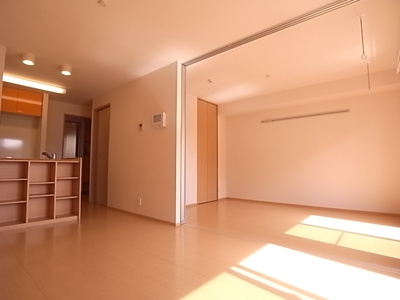 【居間・リビング】 | エクレール鷺沼 | 10帖超の広々リビング。