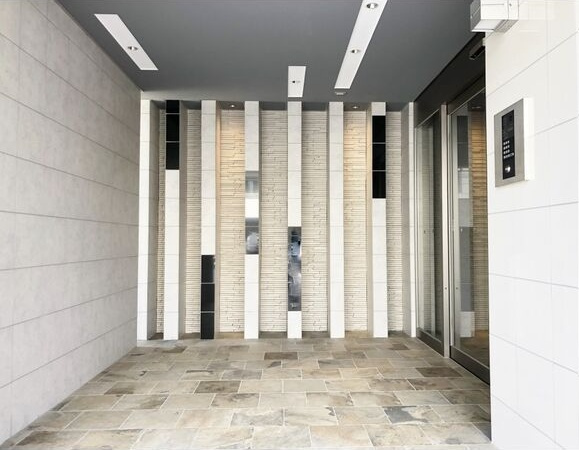 ルノンドームAのエントランス