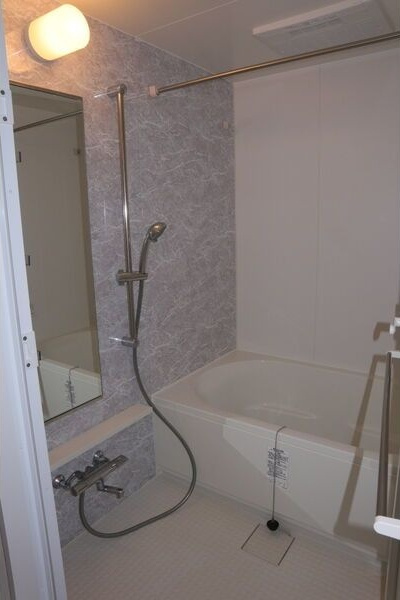 ルノンドームAの浴室