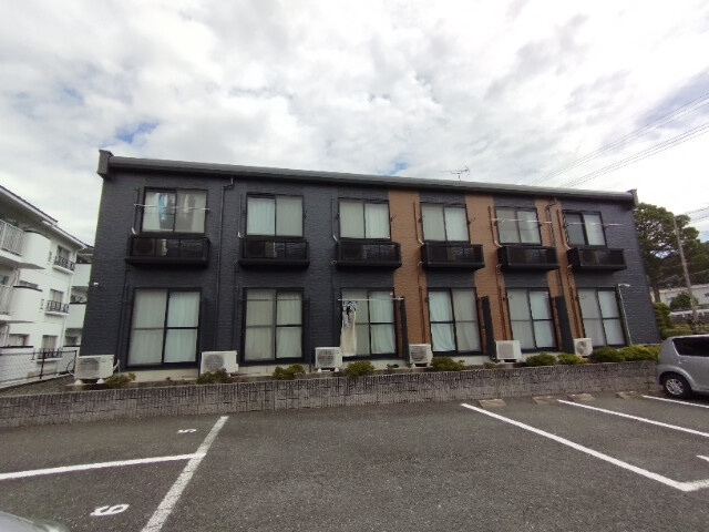 レオパレスエポック上地の外観