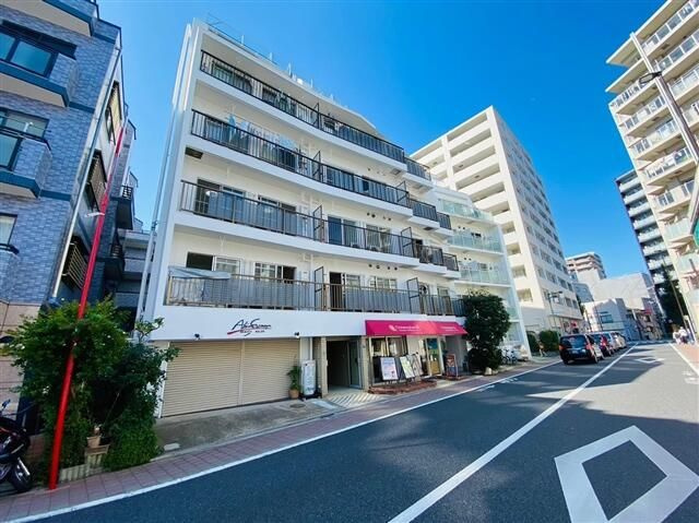 早苗エステートビルの外観