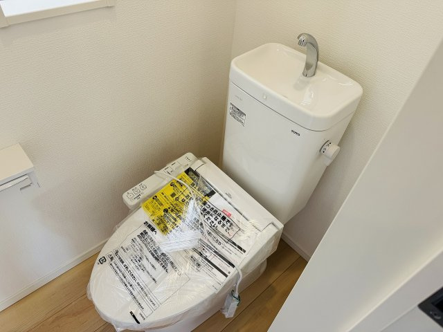八王子市　諏訪町　新築一戸建て　３７期のトイレ|～暖房温水洗浄機能付きトイレ　冬場は特に嬉しい機能ですね～