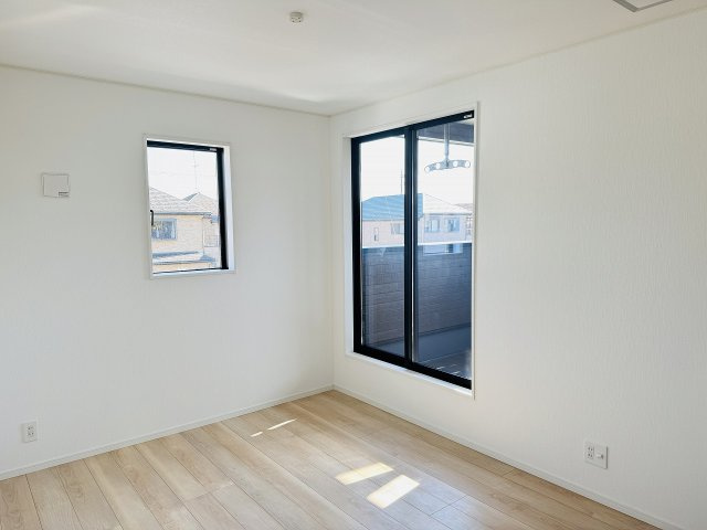 八王子市　諏訪町　新築一戸建て　３７期の子供部屋|～2階バルコニーに面している6.0帖の洋室です～