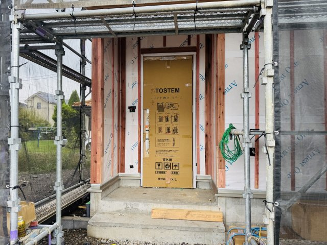 八王子市　諏訪町　新築一戸建て　３７期の玄関|～玄関は安心のWロックキーを採用～