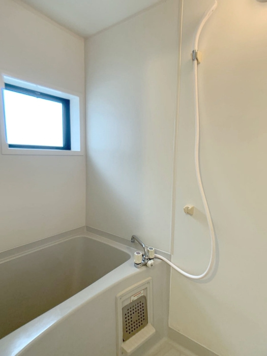 メゾンベイリーフの浴室