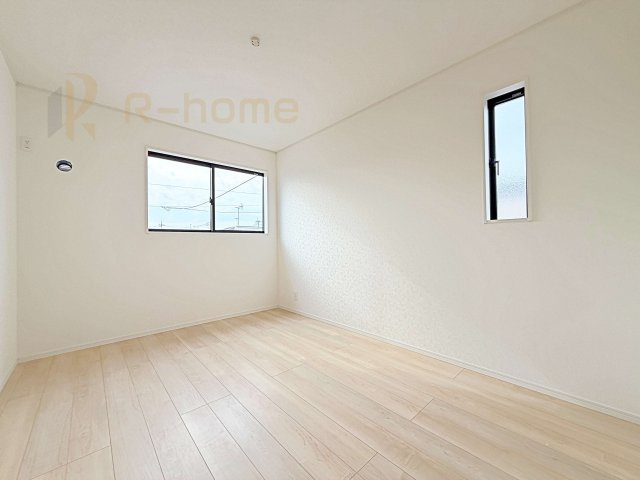 結城市結城第43　新築戸建て　7号棟の洋室|2面窓の風通しの良い洋室です♪差し込む暖かな陽当たりで、室内がくつろげる空間に早変わりです♪