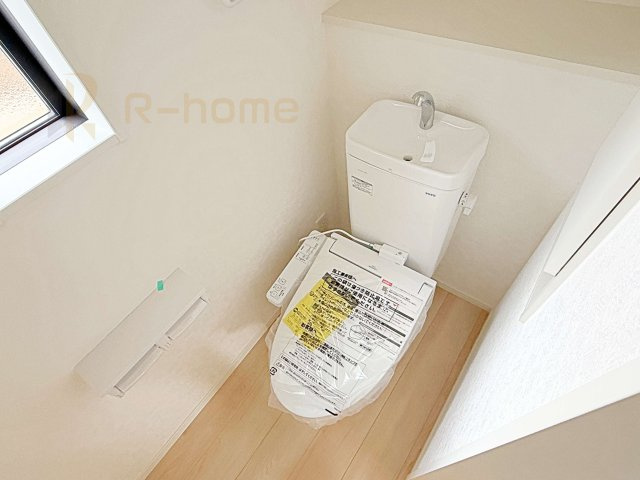 結城市結城第43　新築戸建て　7号棟のトイレ|2か所のトイレで忙しい時間帯も安心です！