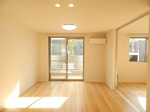 サンプレミアスの洋室|※同タイプの部屋写真です