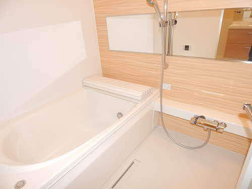 サンプレミアスの浴室|※同タイプの部屋写真です