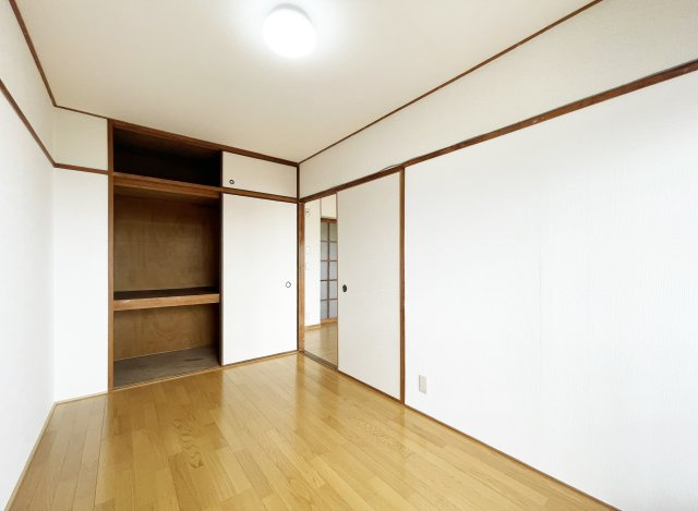 服部ビル　A棟の居間・リビング