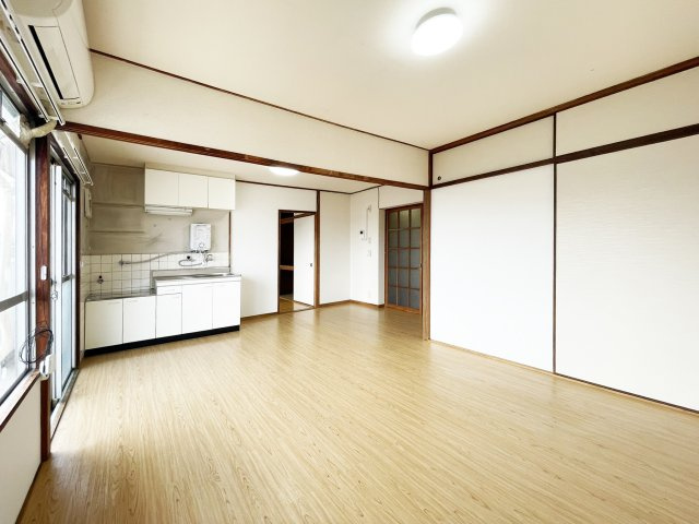 服部ビル　A棟の居間・リビング